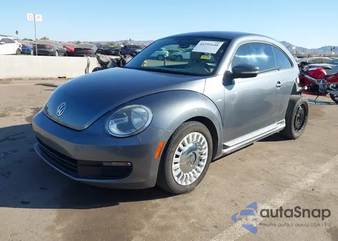 2013 Volkswagen Beetle 2.5L z USA, uszkodzony, nr VIN 3VWJP7AT7DM678486